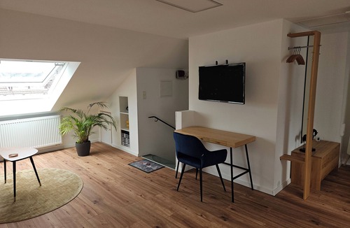 Holweide Apartment | Quiet attic studio in Cologne-Holweide, a 2-minute walk to the S-Bahn station for Deutz/Messe