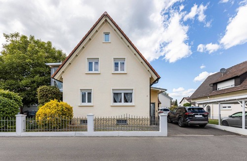 Steisslingen Apartment | Quiet, Modern Apartment with Garden near Lake Steißlingen and Lake Constance