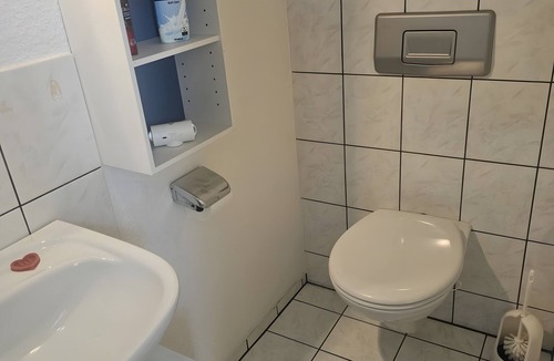Hardterbroich-Pesch Apartment | Quiet Room with Private WC in Mönchengladbach