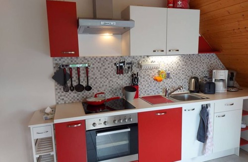Leubnitz-Neuostra Apartment | Quiet, spacious, easily accessible, close to downtown, free parking right next door