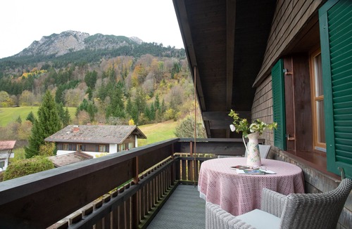 Oberstdorf Apartment | Quiet, sunny location, directly in Oberstdorf, all cable cars can be booked free of charge