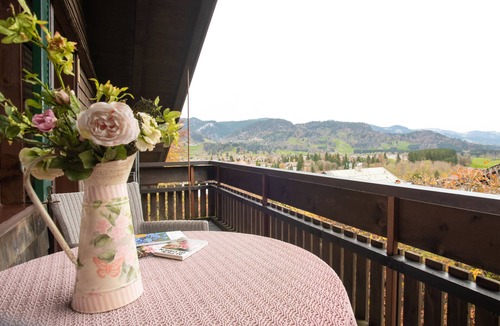 Oberstdorf Apartment | Quiet, sunny location, directly in Oberstdorf, all cable cars can be booked free of charge