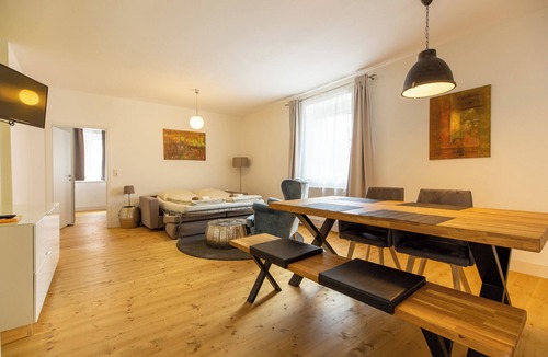Wurzburg City Centre Apartment | Quiet vacation apartment in the Mainviertelhof at the "Old Main Bridge"