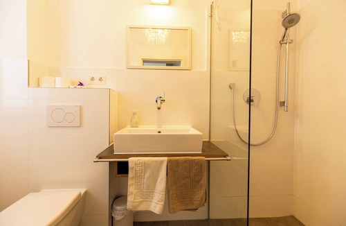 Wurzburg City Centre Apartment | Quiet vacation apartment in the Mainviertelhof at the "Old Main Bridge"
