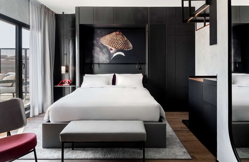 Golden Triangle of Art Hotel | Radisson RED Madrid