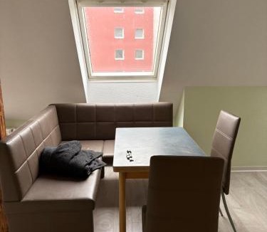 Oberdorla Apartment | Red Dot Apartment Lucky