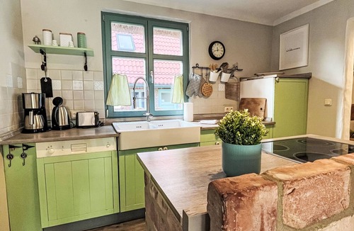 Bannemin House | Reetgedecktes Ferienhaus Seelchen by Interhome