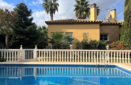 Sant Pere Pescador House | Relax in the beautiful garden located right on the harbor