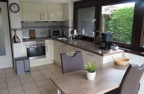 Haddorfer Seen House | "Relaxed time out at Ferienhaus Haselbusch: your home by the lake!"
