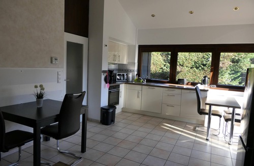 Haddorfer Seen House | "Relaxed time out at Ferienhaus Haselbusch: your home by the lake!"