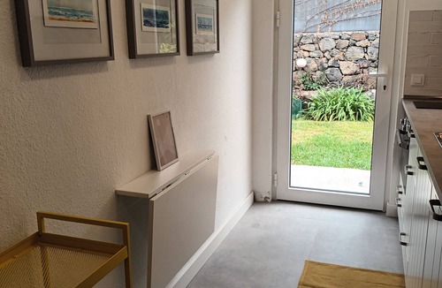 Las Cuevas Apartment | Renovated vacation apartment with garden and Teide view near La Orotava