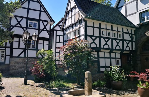 Alt-Wetter Apartment | Rental-Comfort-Private Bathroom-Garden view-Alte Schmiede
