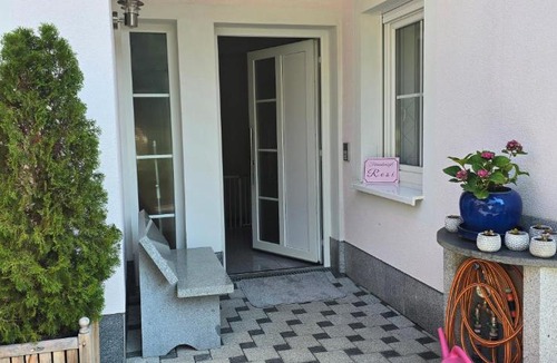 Mistelgau House | Resi's Zimmer mit Bad und Terrasse