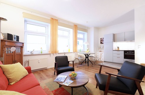 Warnemuende Apartment | Residence at the Kurpark! 45 m², quiet, central, close to the beach-WLAN