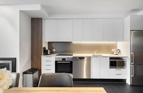 Arthur's Point Apartment | Residence Du Parc - Apt 5 at the base of Coronet Peak
