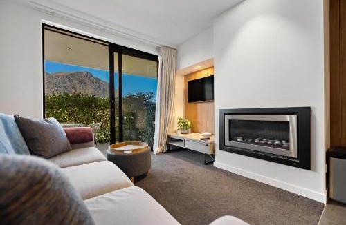 Arthur's Point Apartment | Residence Du Parc - Apt 5 at the base of Coronet Peak