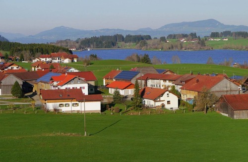 Feld Apartment | Restful Holiday Home near Ski Lift in Petersthal