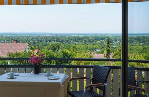 Bad Bellingen Apartment | Rheintalblick Vacation Rental, 50 square meters, 1 bedroom