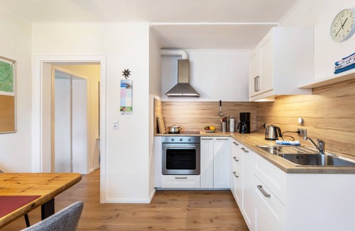 Oberhundem Apartment | Richter Apartment with Mountain View and Shared Terrace