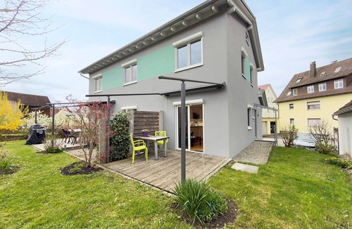 Schnetzenhausen Apartment | Rieke’s Apartment with Private Terrace and Wi-Fi