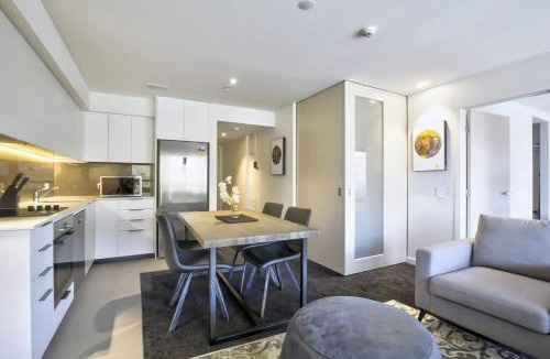 Arthur's Point Apartment | Rihir Apartment at the base of Coronet Peak