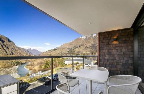 Arthur's Point Apartment | Rihir Apartment at the base of Coronet Peak