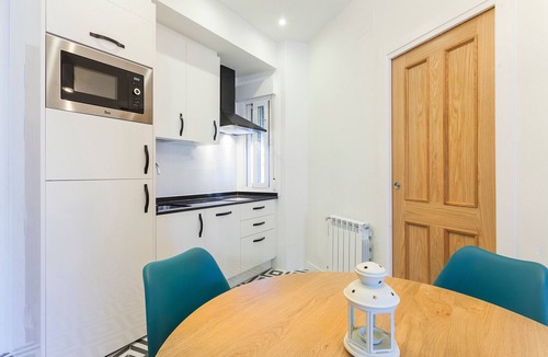 Almendrales Apartment | Rio Plaza I apartment in Madrid