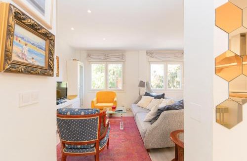 Puerta del Angel Apartment | Riverside