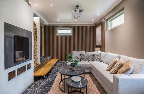 Rovaniemi Villa | Riverside Luxury Retreat By BookLapland
