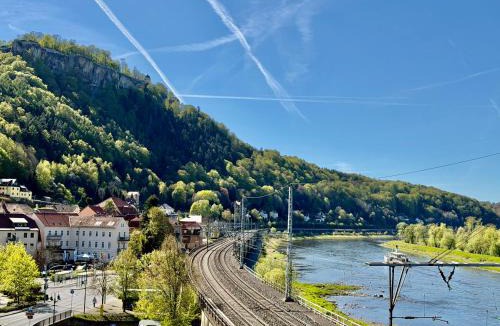 Konigstein an der Elbe Apartment | Riverside Suite - Zentrum - Netflix - Festungsblick - Lilliensteinblick