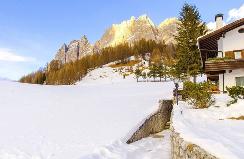 Cortina d'Ampezzo Apartment | Romantic studio apartment among the peaks of Cortina