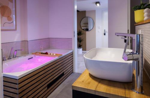 Bayreuth Apartment | Romantik pur! Whirlpool! 2 Schlafzimmer! Klimatisiert! Gassenviertel - Fußgängerzone!