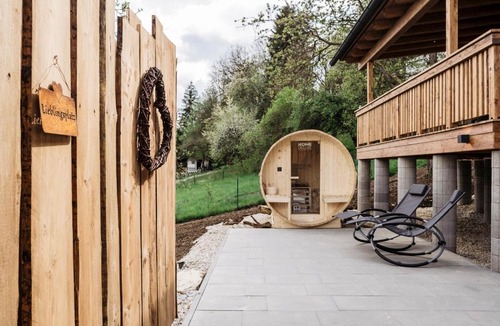 Vorra Apartment | Romantikchalet Bärenhöhle mit eigenen Wellnessbereich, Komfort und viel Ruhe
