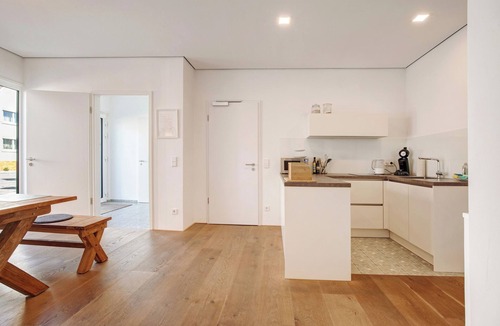 Voehringen Apartment | Room '1' with Shared Terrace and Wi-Fi
