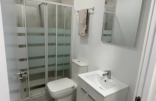 Quintans House | ROOM 2 WITH STREET VIEW