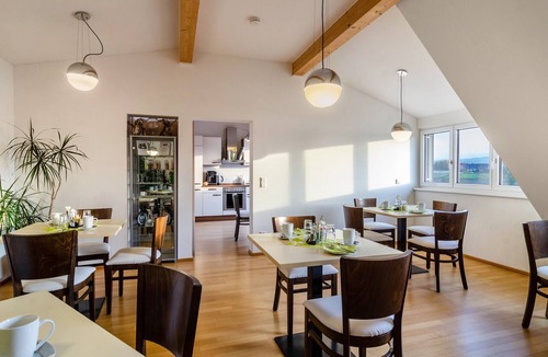 Reichenau Apartment | Room 3 with Shared Garden and Wi-Fi