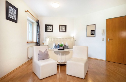 Ravensburg Apartment | Room 5, large cozy room for 2-3 people