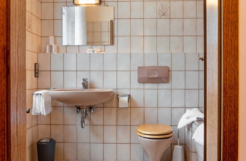 Lehrberg Apartment | Room 6/3 - 4 bed with Wi-Fi