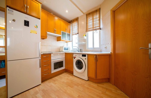 Palos de la Frontera Condo | Room apartment in central Madrid