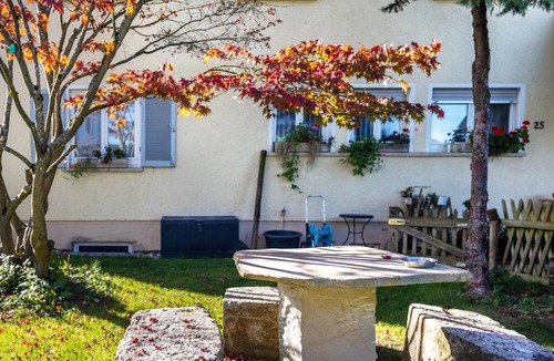 Wanne Apartment | Room 'Bergzimmer' with Shared Garden and Wi-Fi