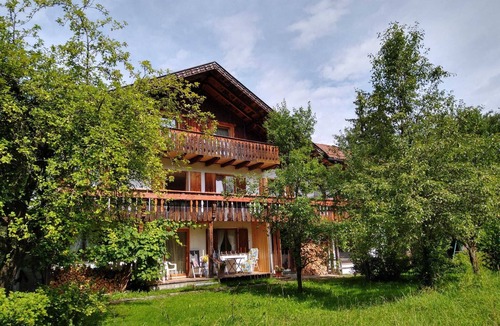 Schwangau Apartment | Room 'Eins' with Shared Terrace, Shared Garden and Wi-Fi