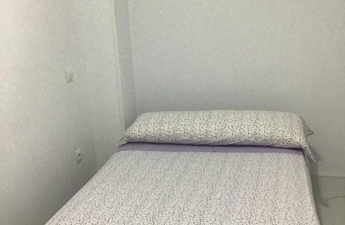San Isidro House | Room in Apartment - Habitacion 05 Carpetana Madrid
