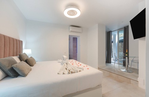 Carratraca Bed & Breakfast | Room Sofia Spa – Private Hot Jacuzzi