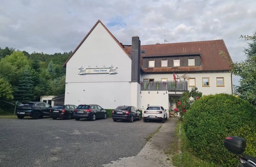 Markt Erlbach Apartment | Room 'Zimmer 16' with Shared Terrace, Shared Garden and Wi-Fi