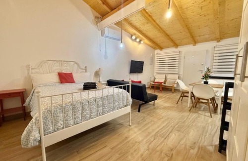 Pozuelo de Alarcon Apartment | Rosa HOME, Casa completa independiente