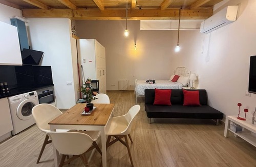 Pozuelo de Alarcon House | Rosa HOME · Quiet Private House Close to Madrid City Center
