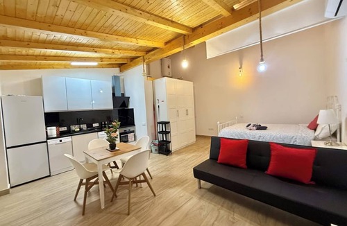 Pozuelo de Alarcon House | Rosa HOME · Quiet Private House Close to Madrid City Center