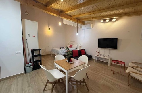 Pozuelo de Alarcon House | Rosa HOME · Quiet Private House Close to Madrid City Center