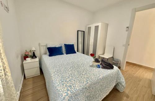 Pozuelo de Alarcon Apartment | Rosa Rooms, Habitación con baño privado