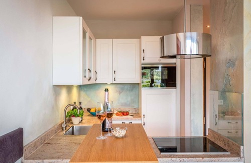 Pelham Apartment | Rosengarten, 66 qm Souterrain, 2 separate Schlafzimmer, 2 Bäder